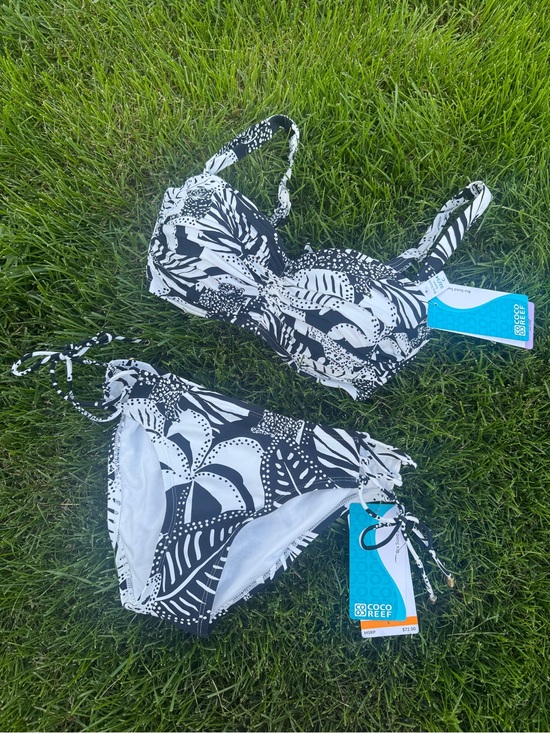 Coco Reef Other - Coco Reef Black & White Tropical Print Bikini Set